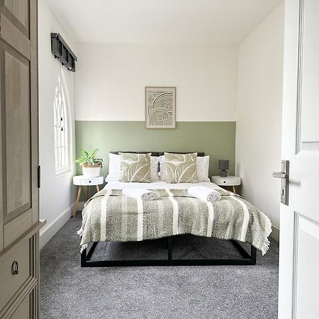 Stylish & Spacious City Centre 3-Bedroom Townhouse - Sleeps 6 Canterbury Exteriör bild
