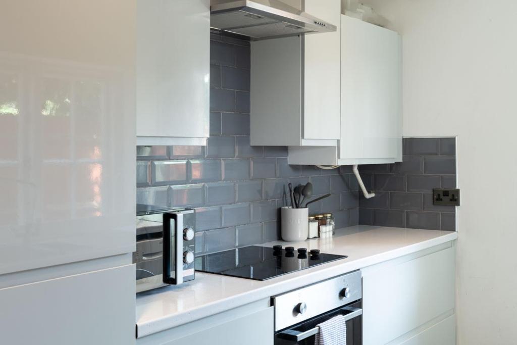 Stylish & Spacious City Centre 3-Bedroom Townhouse - Sleeps 6 Canterbury Exteriör bild