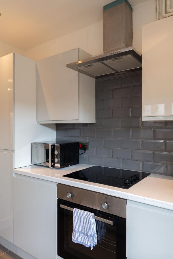 Stylish & Spacious City Centre 3-Bedroom Townhouse - Sleeps 6 Canterbury Exteriör bild