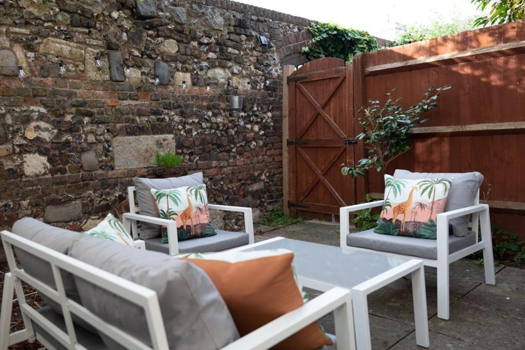 Stylish & Spacious City Centre 3-Bedroom Townhouse - Sleeps 6 Canterbury Exteriör bild