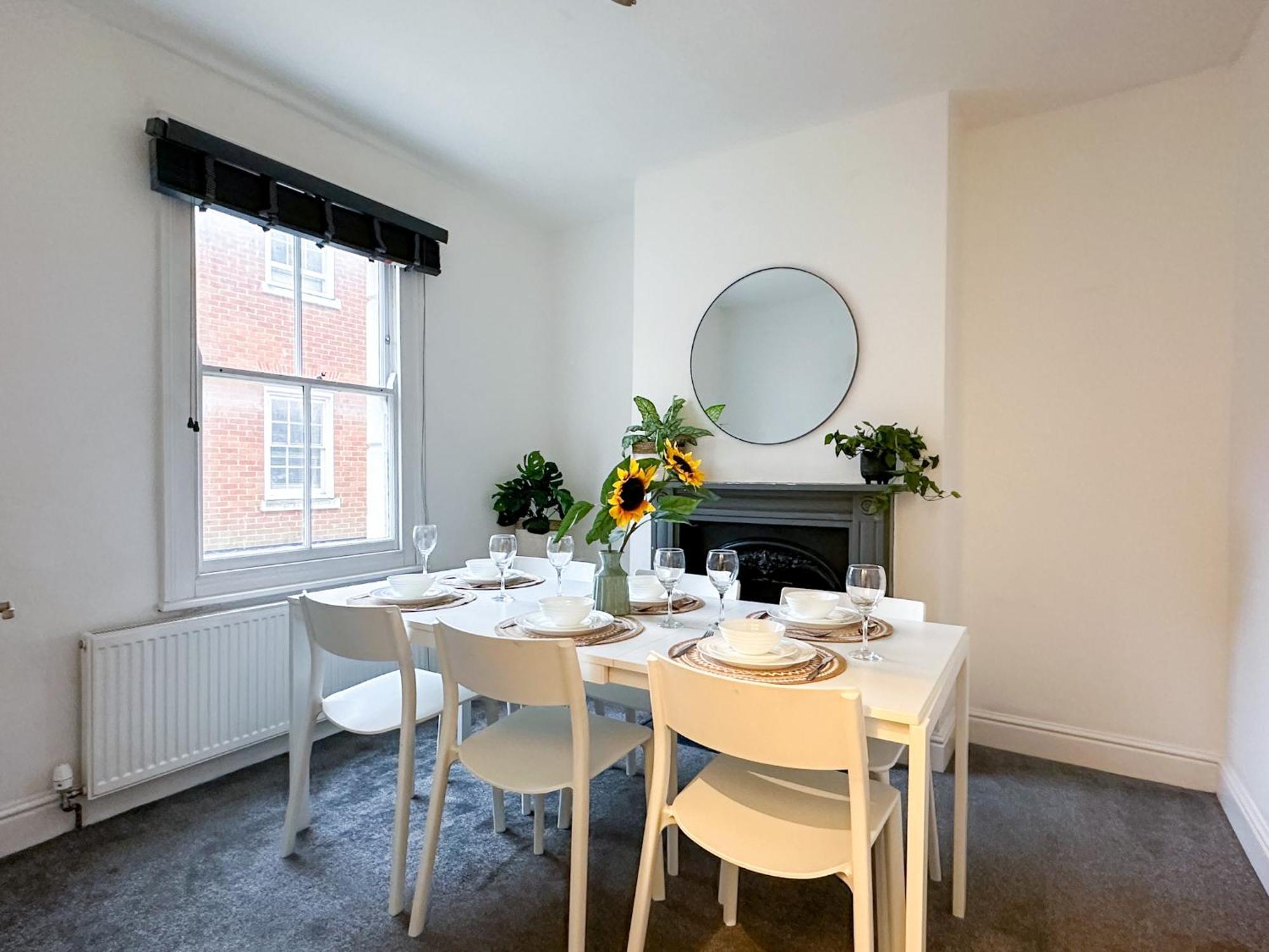 Stylish & Spacious City Centre 3-Bedroom Townhouse - Sleeps 6 Canterbury Exteriör bild