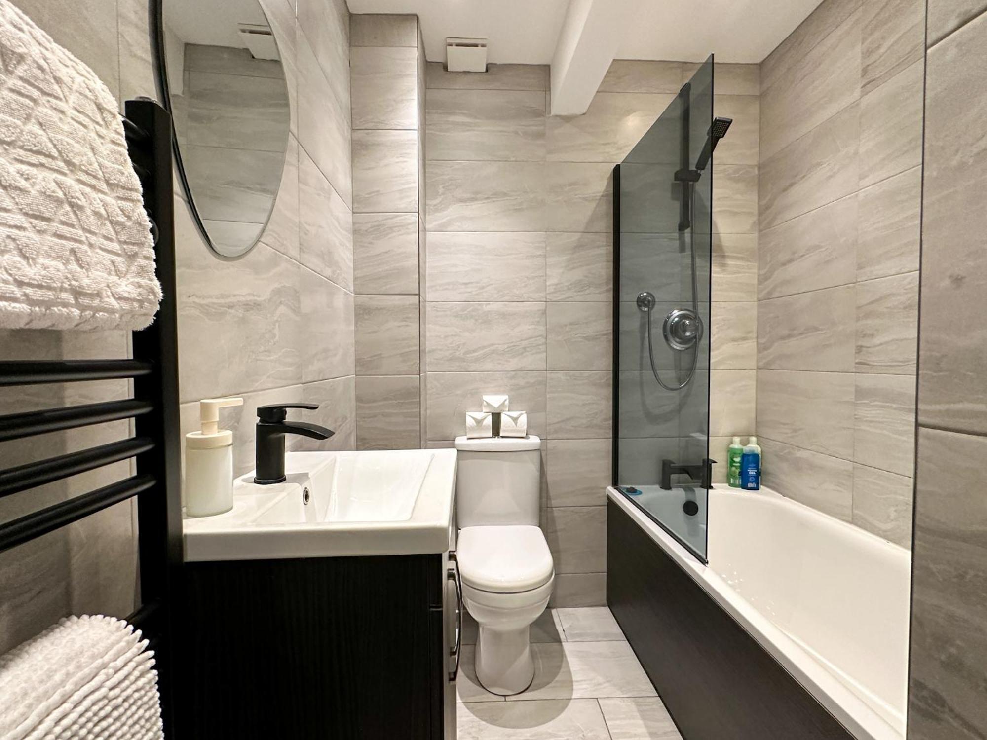 Stylish & Spacious City Centre 3-Bedroom Townhouse - Sleeps 6 Canterbury Exteriör bild