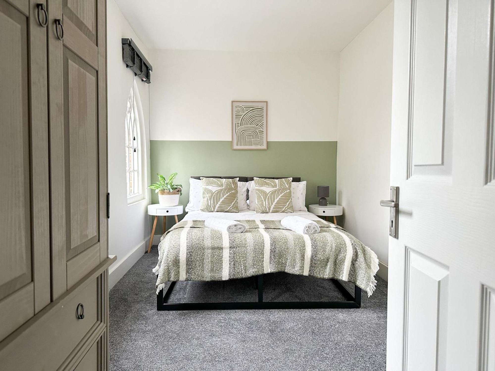 Stylish & Spacious City Centre 3-Bedroom Townhouse - Sleeps 6 Canterbury Exteriör bild