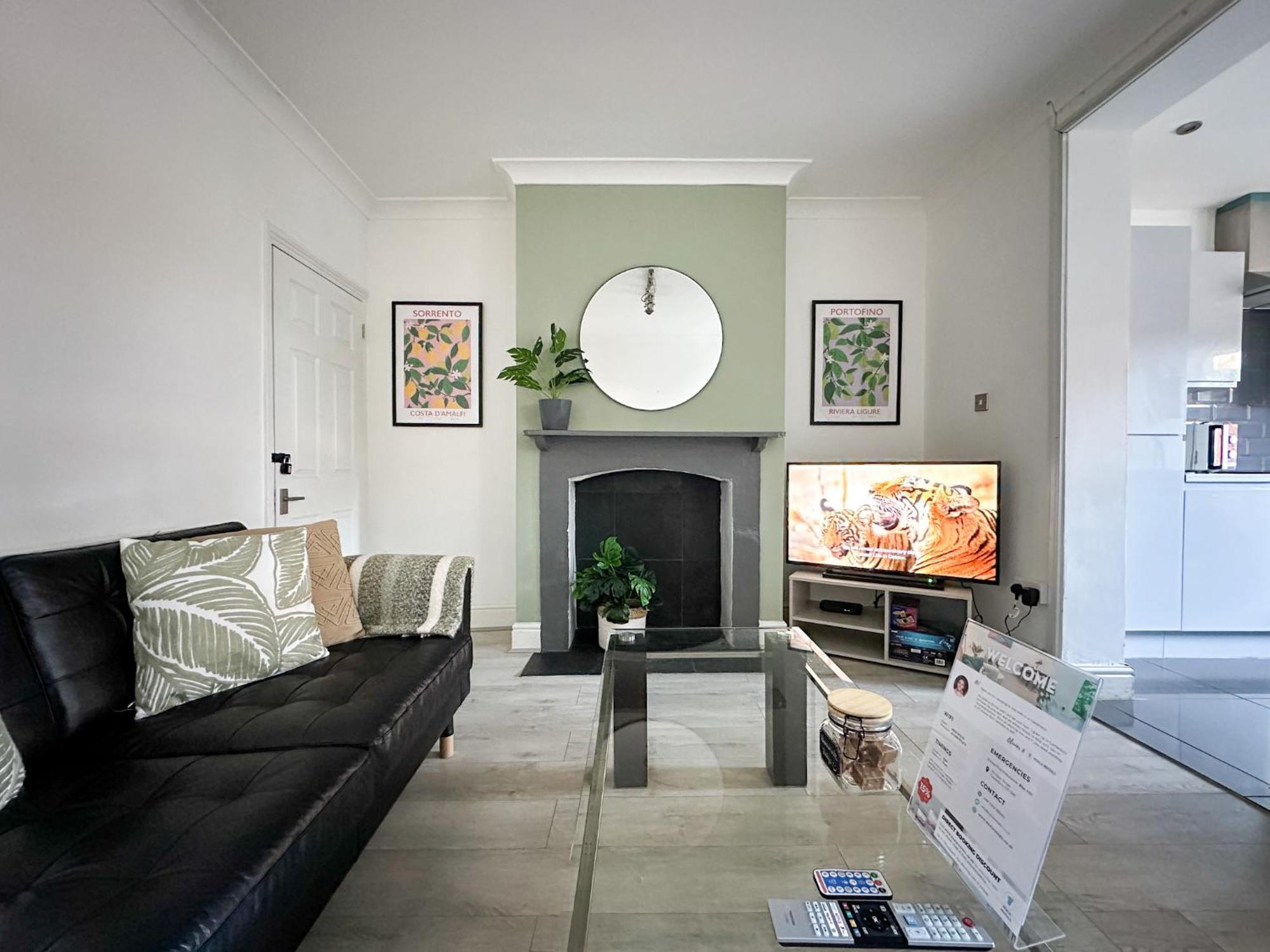 Stylish & Spacious City Centre 3-Bedroom Townhouse - Sleeps 6 Canterbury Exteriör bild